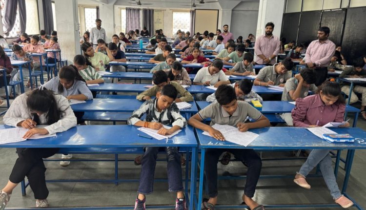 अभ्यास प्रतिभा खोज परीक्षा में सैकड़ों विद्यार्थियों ने लिया हिस्सा, परीक्षा के बाद बोले भविष्य के लिए मिला मार्गदर्शन