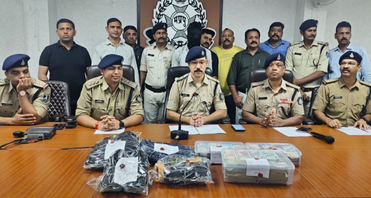 कर्जे से परेशान युवक ने की थी डाकघर में लाखों की चोरी, बहन व पत्नी ने छिपाए थे रुपये, तीनों गिरफ्तार