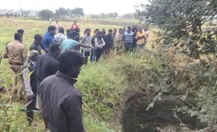 लापता महिला का शव कुएं में मिला, पैरों में पहने चांदी के कड़े नहीं मिले